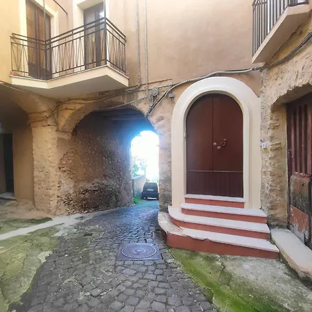 Vicolo Mari *